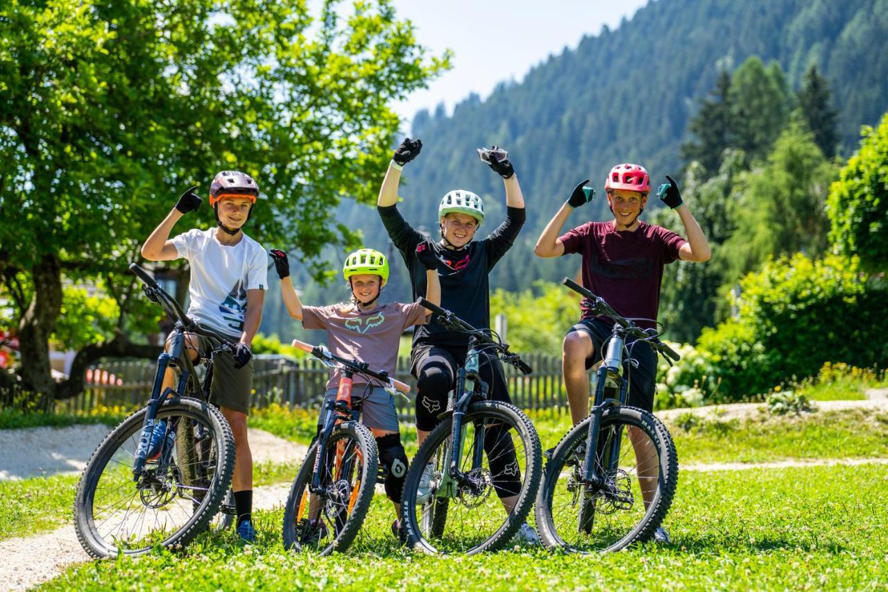 Familien- Sportresort Brennseehof Фельд-ам-Зее Экстерьер фото